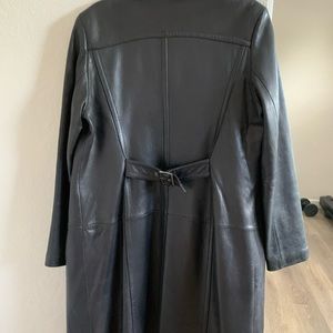 Jones New York leather trench coat thigh length
